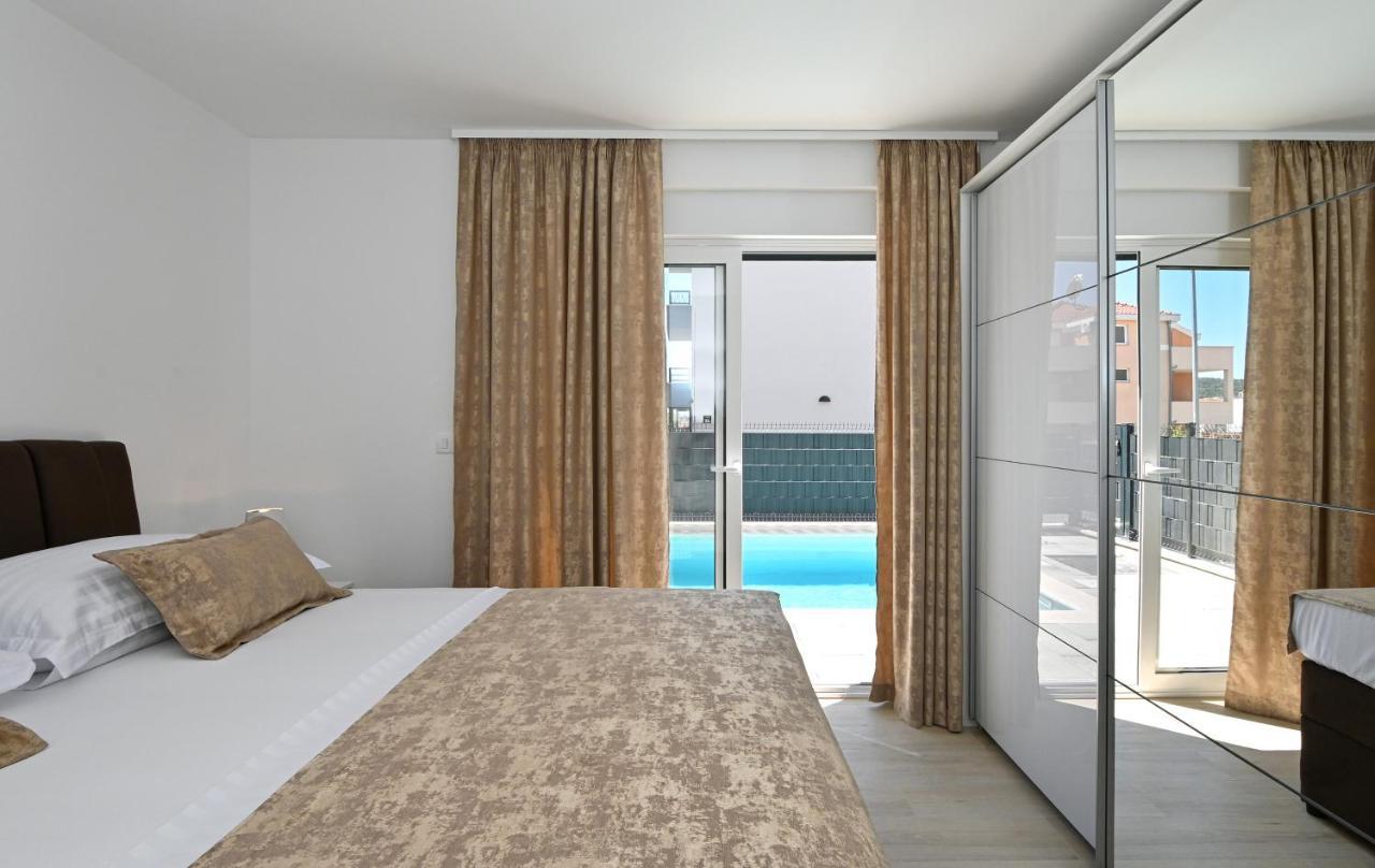 Luxury Apartment Maravic With Private Pool تروغير المظهر الخارجي الصورة